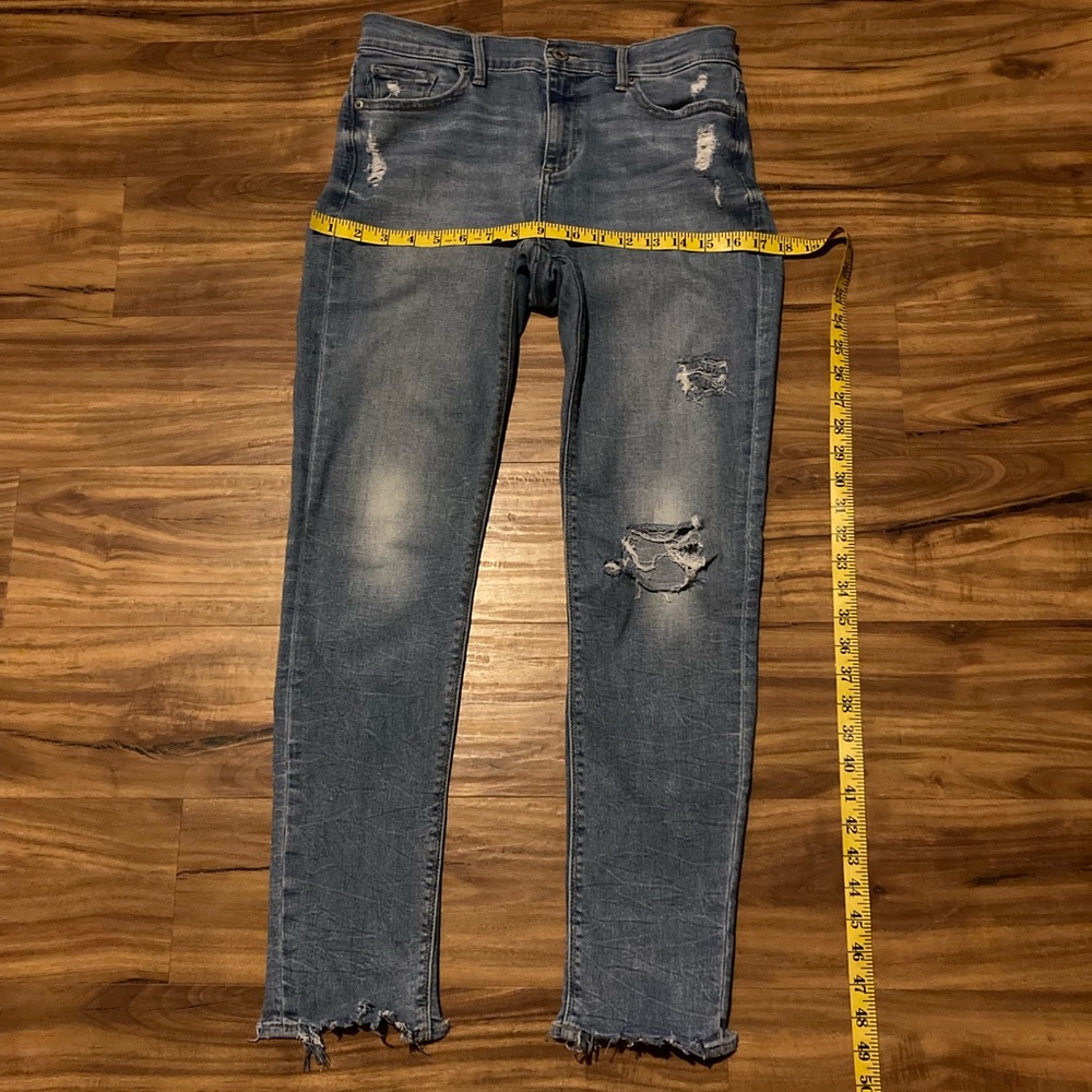 Woman’s Lucky Brand jeans, size 6/28.